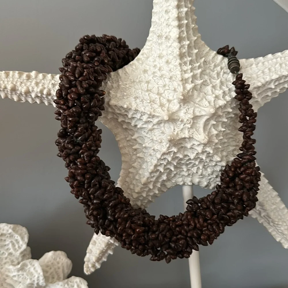 Antique Hawaiian Poleho Shell Lei